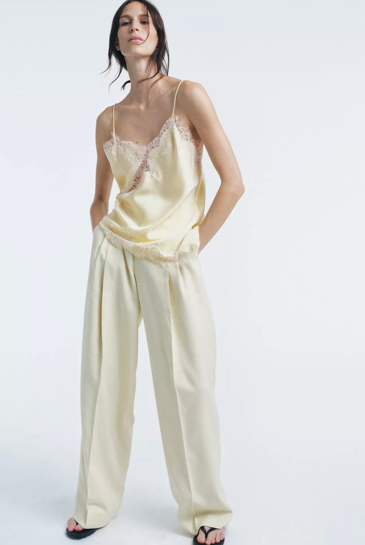 Top de Alça com Renda Acetinada – Éclat