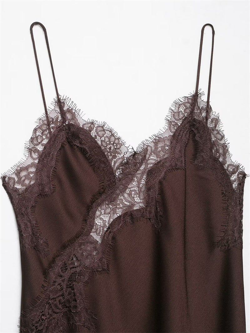 Vestido Curto Acetinado com Renda - Bruné